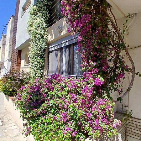 Quiet Urban Studio With Private Backyard Салоники Экстерьер фото